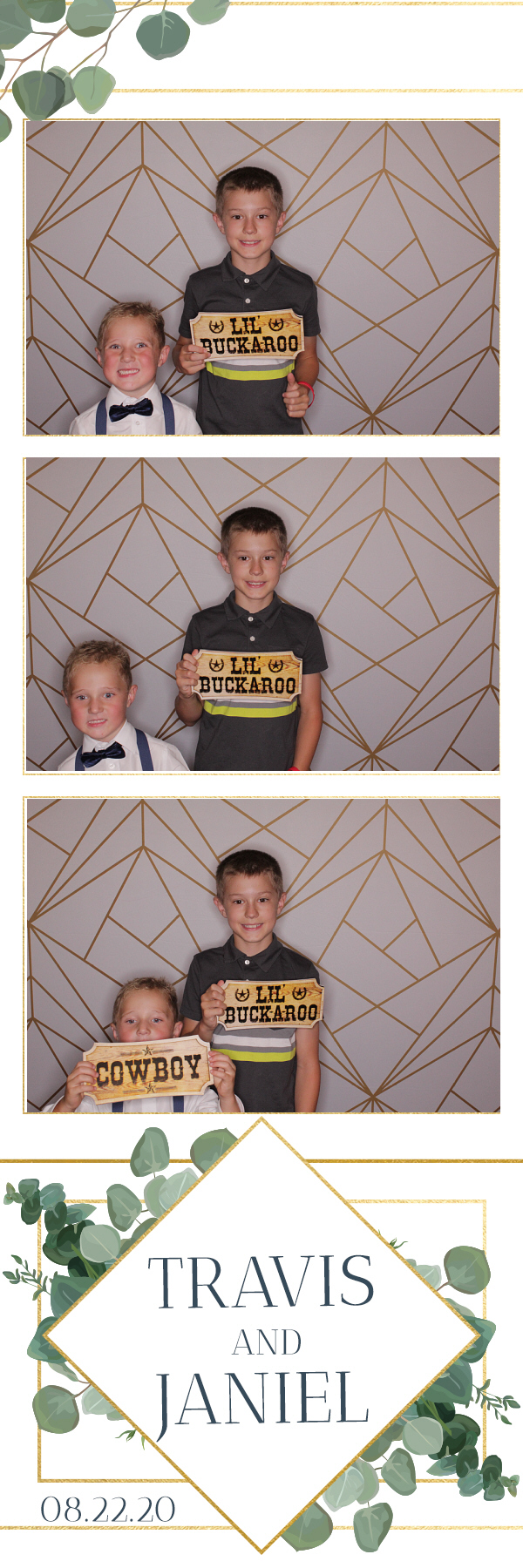 Jacquie & Dennis’ Wedding | View more photos from the event at gallery.photoboothbillings.com/u/PhotoBoothBillings/Jacquie-Dennis’-Wedding-0
